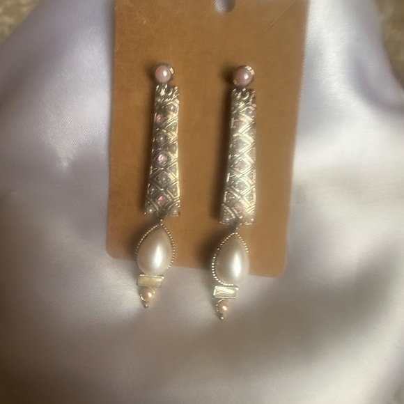 Elegant Silver and Pink Dangle Earrings - Picture 5 of 5